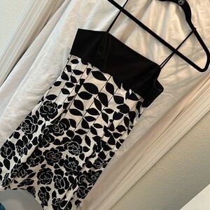 Nine West cute black and white floral